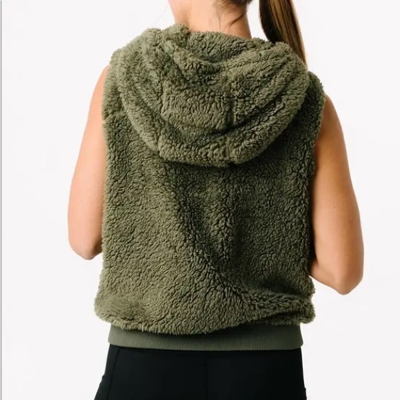 ZYIA Active NEW Olive Hooded Teddy Vest Size XS - Picture 10 of 10